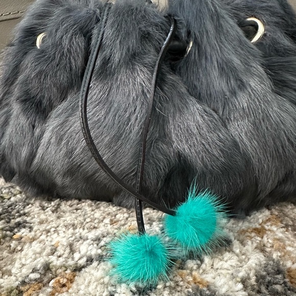 KATE SPADE RARE VINTAGE BLACK LEATHER GREY TONE FAUX FUR DRAWSTRING HANDBAG - Picture 8 of 15